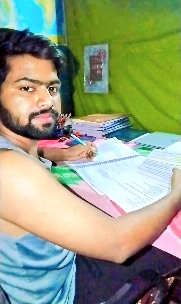 बड़े सपने, बड़े त्याग की मांग करते हैं ✊ 

     "राधा रानी आप को खुश रखें"