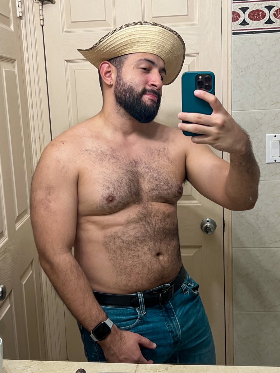 Hello November 🇵🇦🇵🇦🐻 #VivaPanama 

#Mesdelapatria #panameño #hairyman #beardedman #hairychest #beard #barbudo