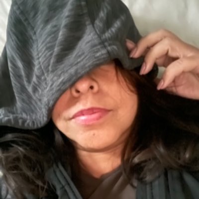 msnellienell's tweet photo. I woke up like this…This is my good side 🤭

#NoFilter #Glowing #NewProfilePic https://t.co/8Xq4X4TfBF