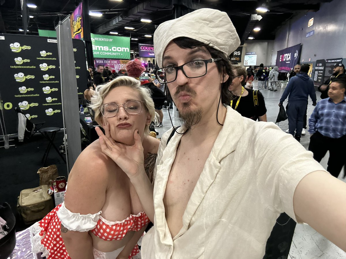 Morrigan_Faye's tweet photo. Has it really been a whole week since I met this lovely? Missing being @EXXXOTICA tonight! https://t.co/YxrcaLOlOt