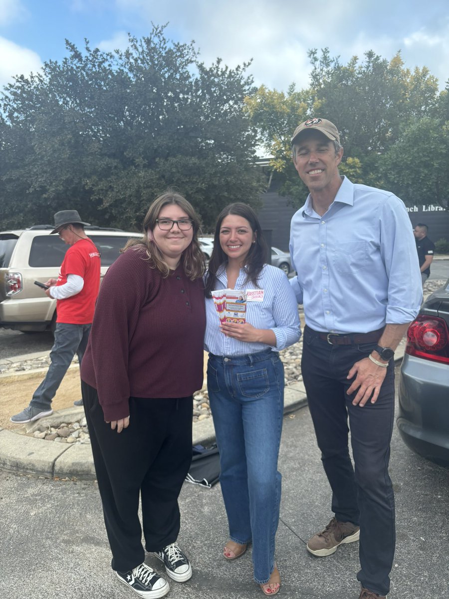 kristianfortx's tweet photo. Huge thank you to @BetoORourke and @Menendez4Texas for joining me at the polls this week during early vote! #HD118 https://t.co/u9NYpFhMl9