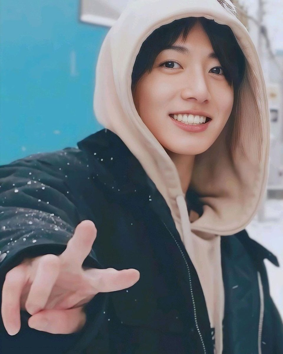 topsingerjk's tweet photo. 우리의 자랑 정국아 골든1주년 축하해🎉🎉🎉
건강하게 전역하자🥰
#우리정국_골든1주년_축하해
#1YearWithGolden
#JUNGKOOK_IS_GOLDEN https://t.co/xKyazTRsqS