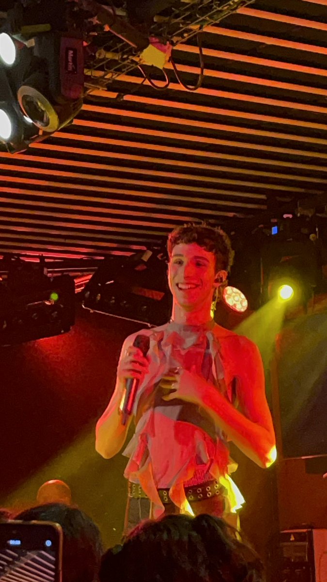 y_esp's tweet image. Eres un artistazo @alvaromayo_ !!! Un lujazo haber estado en el primer concierto de tu gira! A seguir disfrutando de ti y tu música!