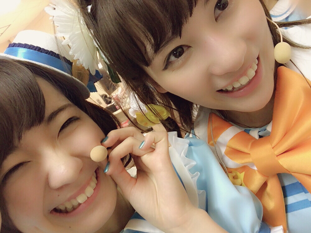 Dailyanshk's tweet image. Day 14
「一枚目がはじめてのお披露目の。
二枚目が2ndライブツアーでの。
どちらもしゅかさんと。 あの時と、これからも。
…楽しそうかよ。笑」