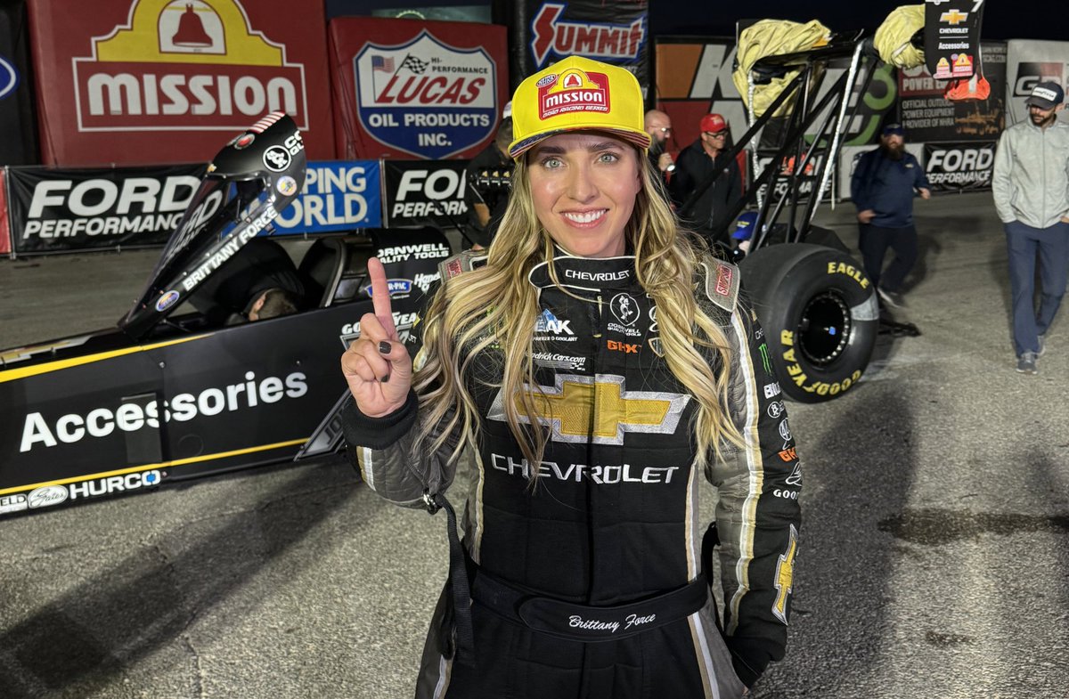 NHRA's tweet photo. .@BrittanyForce picks up her third @MissionFoodsUS No. 1 qualifier in the last four races! 

@FordPerformance #VegasNats https://t.co/5McBVfH0M7