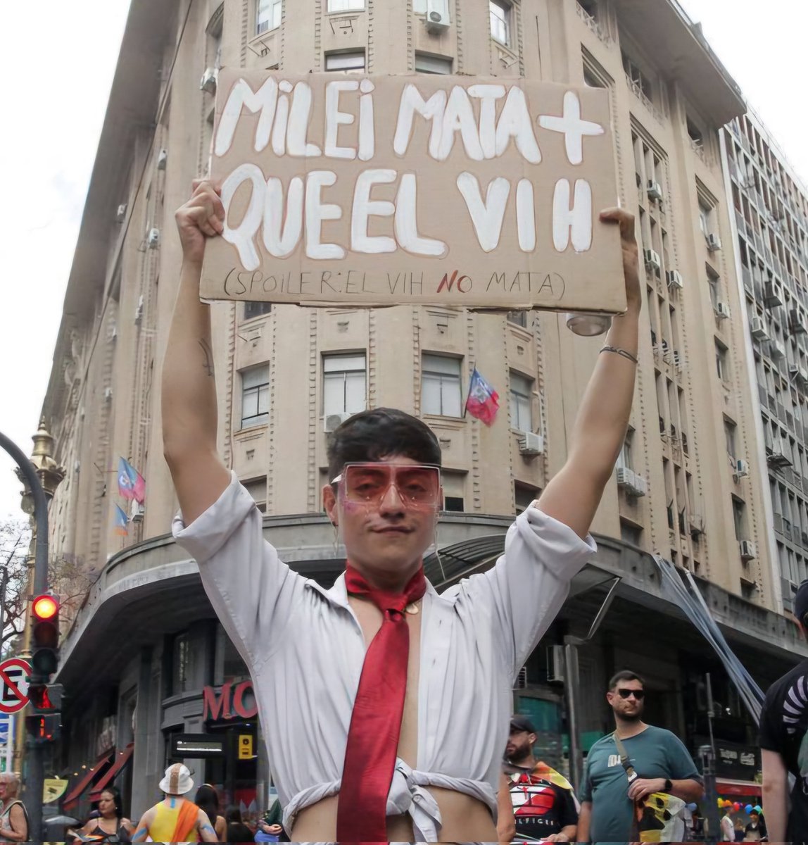 Qué falta de respeto a quienes realmente sufren la enfermedad del VIH. 

Una vez más, politizaron en terminos electorales y personalistas una marcha.