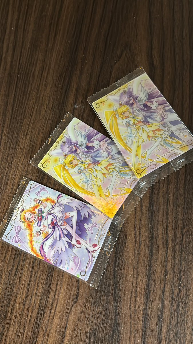 キュアサンシャイン ,明堂院いつき 「なんか久々にウエハース食いたいなと思ってそれぞれ別の店でひとつづつ買ったんだけど」|常時紅蓮のイラスト
