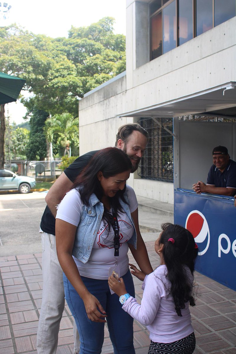 Francys Fiorella tweet media