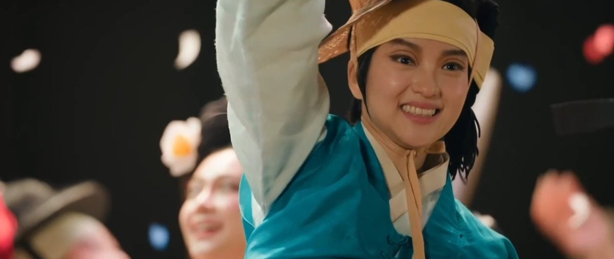 thalyonfilm's tweet photo. so beautiful sees kim taeri playing an aspiring character in theater, as kim taeri spent years in theater before officially debuting as a film/tv actress. https://t.co/wn05dPq2Vs