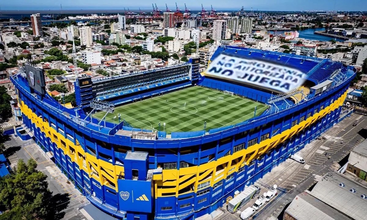La misma bandera en la cancha de boca: