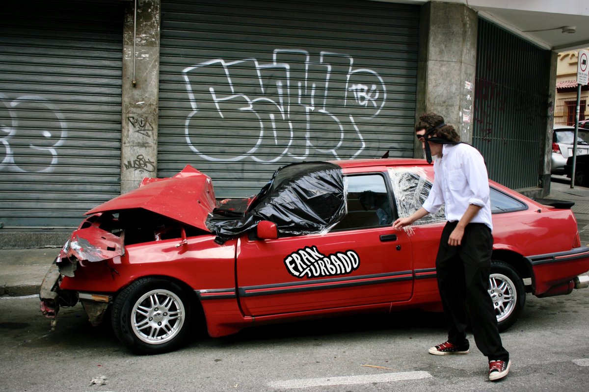 Franturbado's tweet photo. No creo que mi papá se de cuenta… 🫥
.
«El verdadero universo está al otro lado del velo, entre tus risas» 
.
.
#Franturbado #comedia #comedy #comediante #joke #lol #humor #comedian #CarCrash #crazy #loco #carros #carro #livelovelaugh #risa #risas #zueira #piadas #choque https://t.co/dSCRaxw4eY