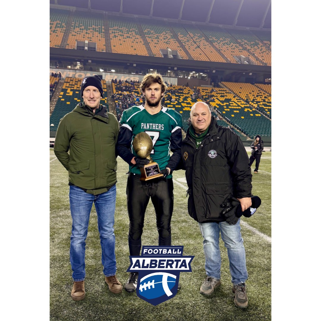 FootballAlberta's tweet photo. Congratulations to MVP Dawson Hunter of Spruce Grove for winning this honour for the Metro Division I (Carr Final).
🏈🏈
#football #footballalberta #mvp #carrfinal #sprucegrove #metrodivision https://t.co/SiTNUIkBtP