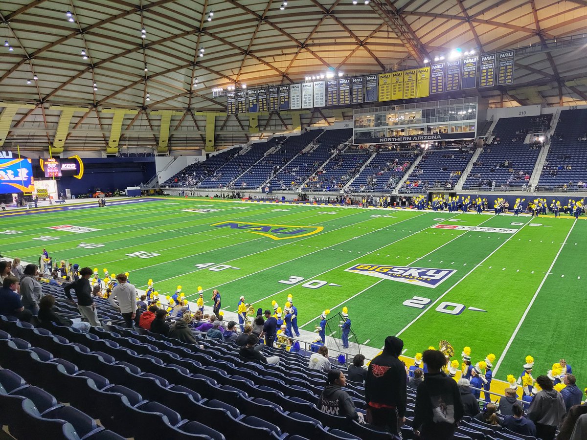 MichaelCol15's tweet photo. Thank you @FettNick, @TimRoschmann, @CoachAdamClark, and @Coachbwright4 for a great day and recruiting visit at NAU. GO JACKS!!!! https://t.co/fgvul6ctEV