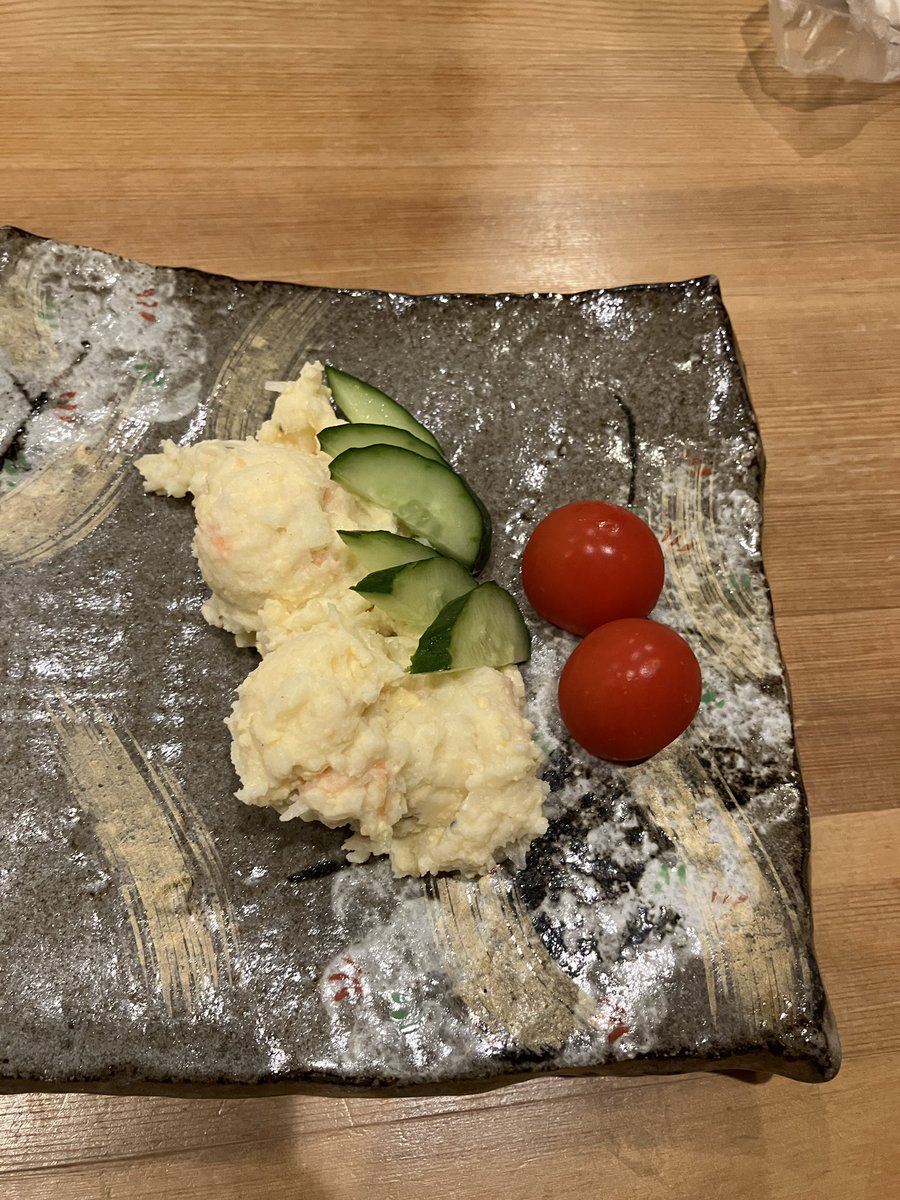 Usapan3__'s tweet photo. ポンチ軒高崎

ポテサラ、一本ヒレカツ、ちょこっとカレーソース
美味しかった
次は厚切りロースカツ頼むかな🐖 https://t.co/ZSq4tVLmBp