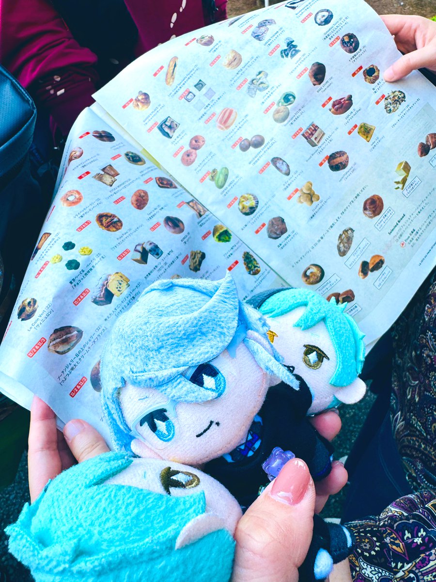 「世田谷パンまつり来てる!!オクタぬいたちも偵察」|原稿奴隷のイラスト