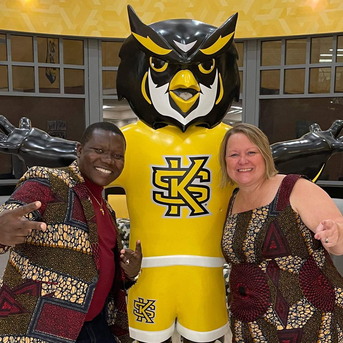 Charles and I got ready for the taste of Africa event at #KSU tonight, rocking our outfits from Uganda and saying hi to Scrappy!!! 🇺🇬🌍💛🙏🏼🙏🏿
#tasteofafrica #africanvibes #MoniKato