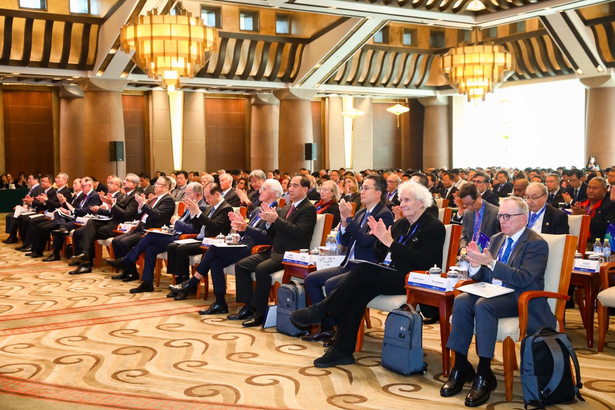 PKU1898's tweet photo. @XHNews ð·: #BeijingForum; Wang Tiantian, Li Xianghua, Liu Yueling, Song Baining, Qi Liang, Cao Hanxiao https://t.co/cbcBlUjnjN