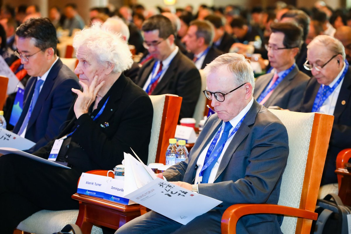 PKU1898's tweet photo. @XHNews ð·: #BeijingForum; Wang Tiantian, Li Xianghua, Liu Yueling, Song Baining, Qi Liang, Cao Hanxiao https://t.co/cbcBlUjnjN
