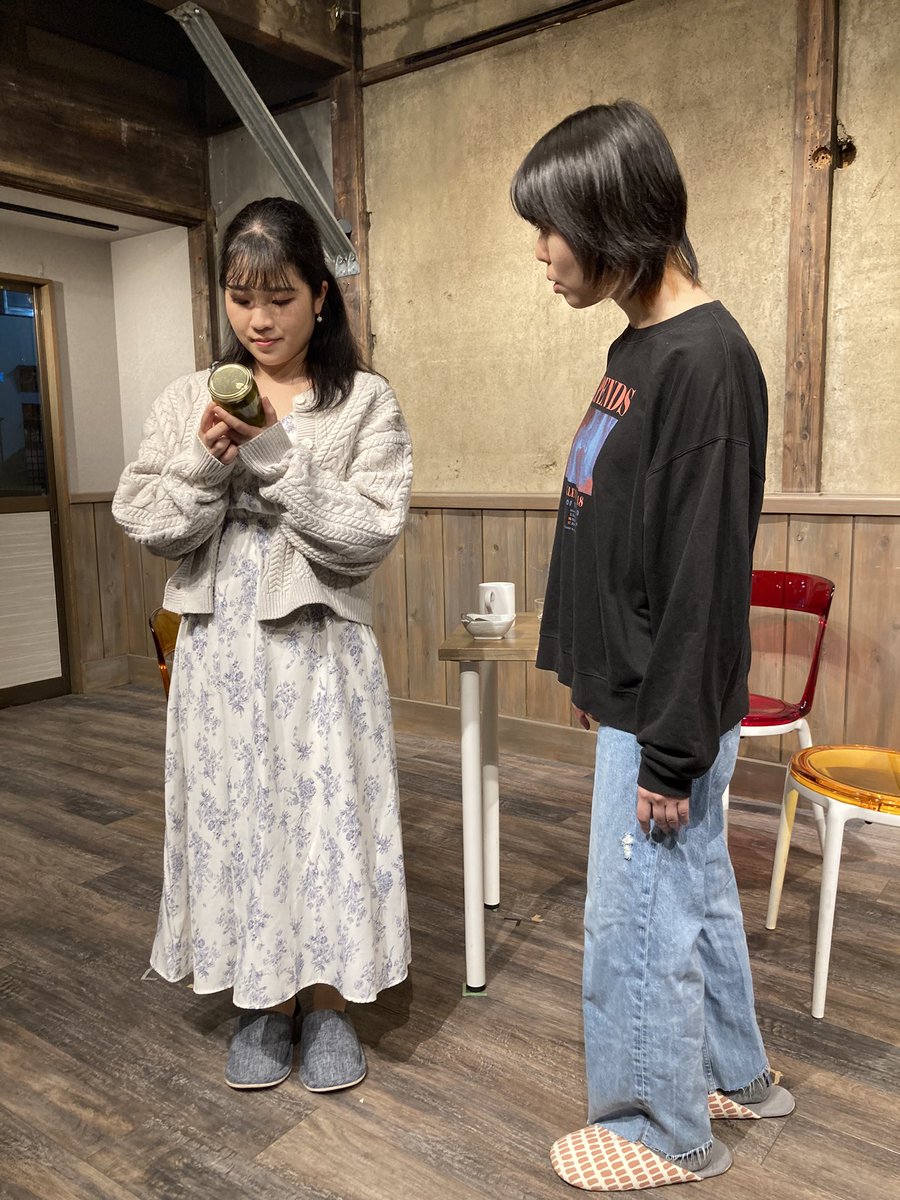 #劇団二畳
#江古田通りを曲がって 

#あるいはピクルス 

野口千佳は、望まぬ形で関係を終わらせた中田伸雄のことを忘れることができず、彼が現在交際している芝崎このみと共に借りているアパートを訪れる。

#引用して感想希望 

#江古田のまちの芸術祭