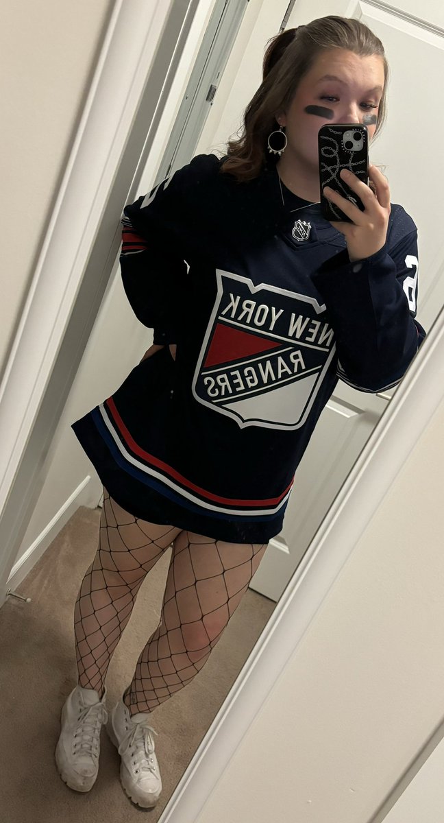AGustafsson62's tweet image. Had to bring the plain bagel to the function for Halloweekend pt. 2 💙❤️