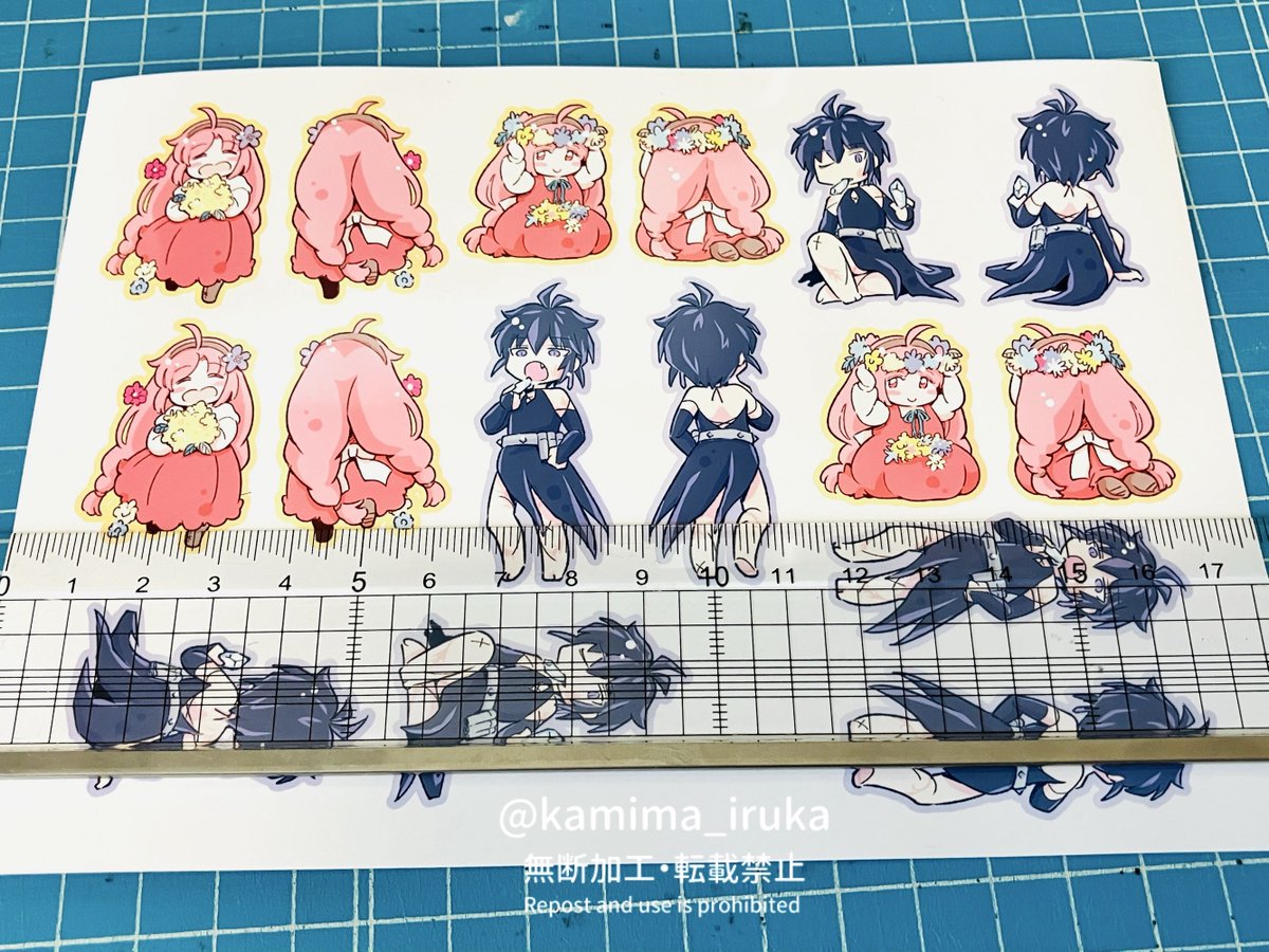 朝イチでシールプリントしてきました!
フチを切り抜いて厚紙にはり、更に切り抜いて裏側にもシールを貼る…という、地味で細かい作業。
難しいけどたのしい〜✨
#アザミの森 #一次創作