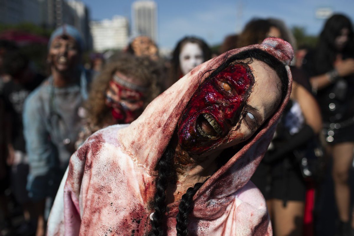 People dressed as zombies take part in the Zombie Walk on Copacabana beach, in Rio de Janeiro, Saturday, Nov. 2, 2024. 

(AP Photo/Bruna Prado) <a href="/apnews/">AP News</a> #apphoto 

instagram.com/p/DB4gu6sJHk1/…
