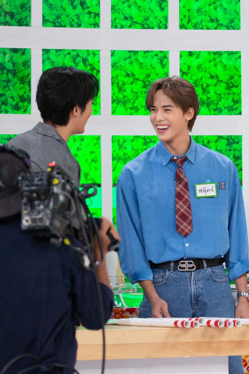 juniorfluke_ofc's tweet photo. ในฐานะที่มารายการนี้หลายครั้งแล้ว ใจดีก็ช่วยพงได้เยอะจริงๆ พี่ใจดี~~ 

JUNIORFLUKE IN OLLAMANJANMAI

#อลหม่านจานใหม่xจูเนียร์ฟลุ๊คจ์ 
#JuniorFluke 
#Kajbhunditt #FlukePongsapat https://t.co/oJcCnw36gC