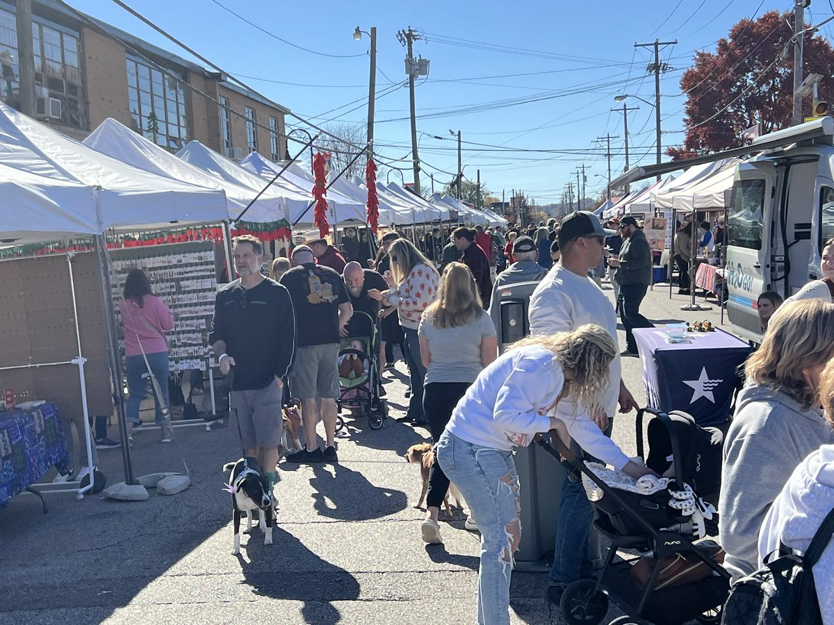 I loved the Wagging Tails and Nitro Ales Chili Cook Off today.  
Or maybe they loved me. I had lots of kisses. 
It was great to be out in the communities to talk to folks and pet some dogs. 
#natalie4kcc