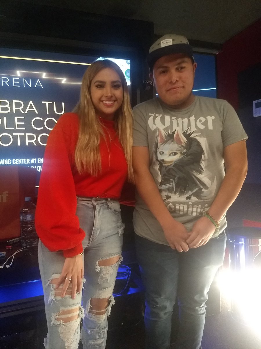 MayitoSS_'s tweet photo. Los años que llevo conociendo a abi he pasado muchos momentos lindos y a dia  de hoy estoy muy orgulloso y muy feliz de haberla conocido 💗💗
dia que conoci a aricita, cuando jugamos among us y cuando me siguio aqui en tw 
#MemoriesWithAri https://t.co/RYoIh2MvNT