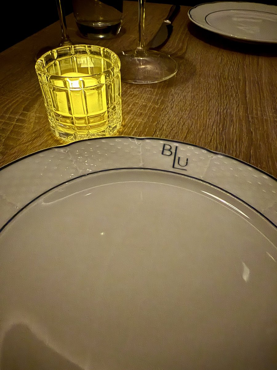 LiLWiL612's tweet photo. #BluOnTheHudson never fails! #BoneInRibeye #WayguBacon 🤌🏼🤌🏼#HappySaturdayNight #Cheers #Malbec https://t.co/JIaU9Wzryh