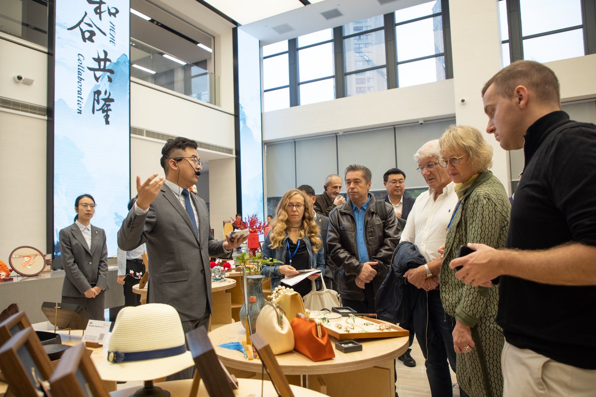 On the eve of the 2024 Global Forum on Harmony Culture, a delegation of former foreign political leaders and mayors from friendly cities embarked on a field trip to Jiaojiang and Tiantai, aiming to gain a deeper understanding and appreciation of "beauty of harmony" in Taizhou. https://t.co/3M0jeViYHJ