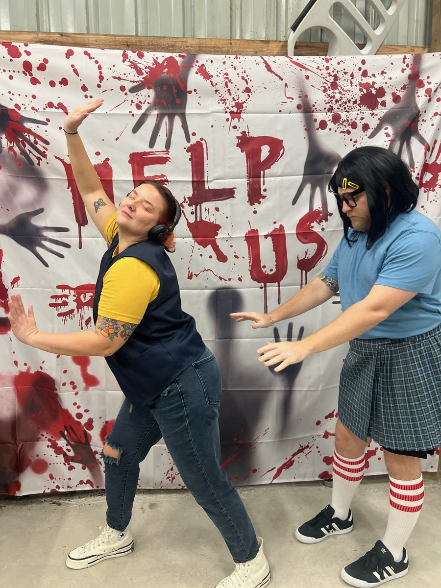 FoxyJira's tweet photo. Haven't streamed in a hot minute as I've been busy with irl stuff but here's some fun Halloween costume stuff to hold people over. First pic is last week, second pic is tonight. Happy belated Halloween all. https://t.co/ALzUfMNn3r