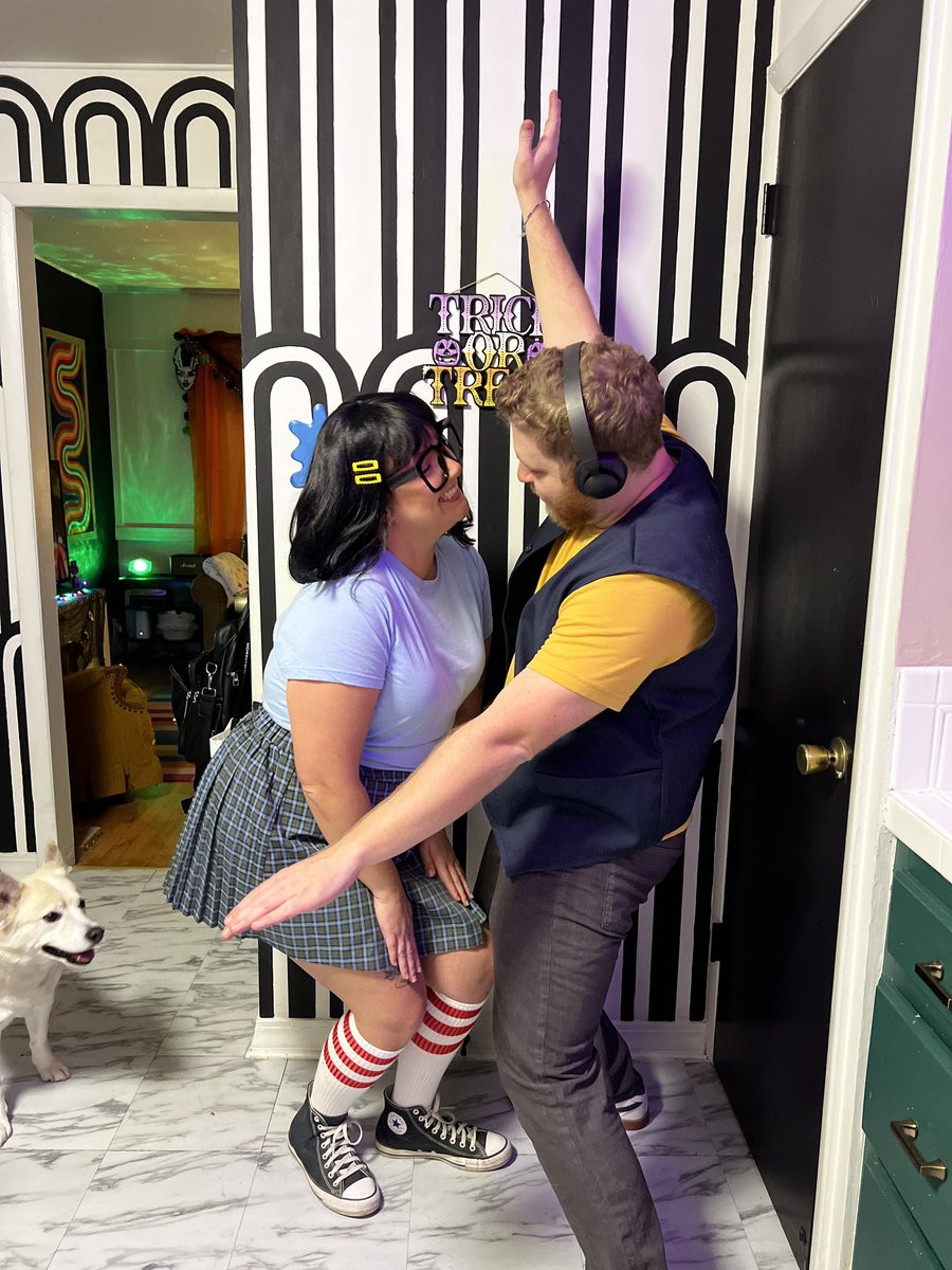 FoxyJira's tweet photo. Haven't streamed in a hot minute as I've been busy with irl stuff but here's some fun Halloween costume stuff to hold people over. First pic is last week, second pic is tonight. Happy belated Halloween all. https://t.co/ALzUfMNn3r
