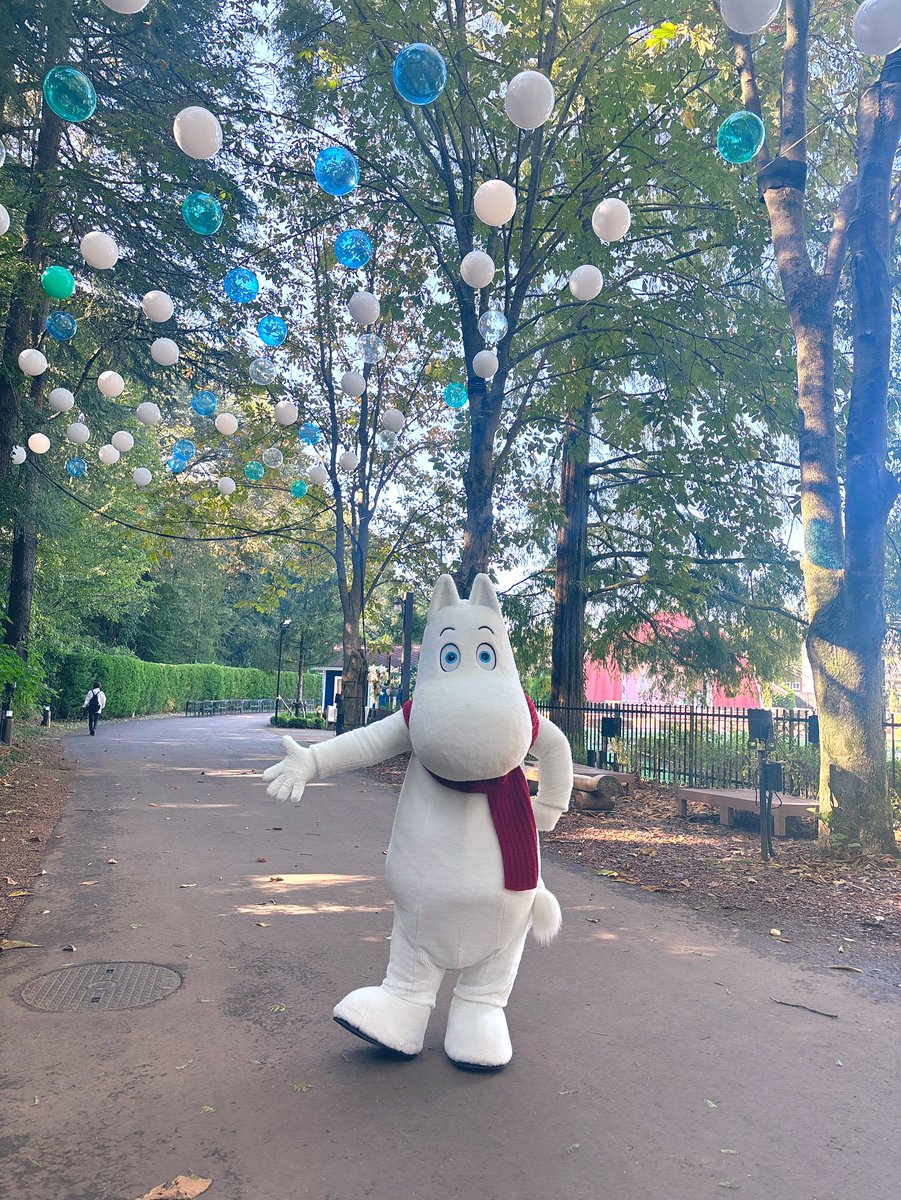 anna_mumurik's tweet photo. 谷入りしております。ショー待ち中モランが出てきました。 https://t.co/NxSSAaddPi
