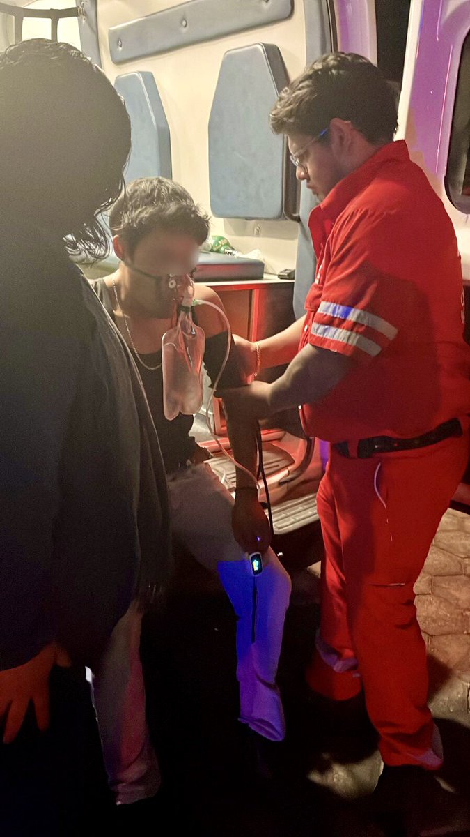 CRMSanMartinTex's tweet photo. 🚑🔥 #AlMomento | Personal de Socorros de #SanMartínTexmelucan acude a incendio en casa habitación en Unidad Esmeralda, Col. La Purísima. 

⛑️Se atiende masculino de 26 años de edad que no requirió ser trasladado a un centro médico, solo se reportan daños materiales. https://t.co/ksGmV5RzQV