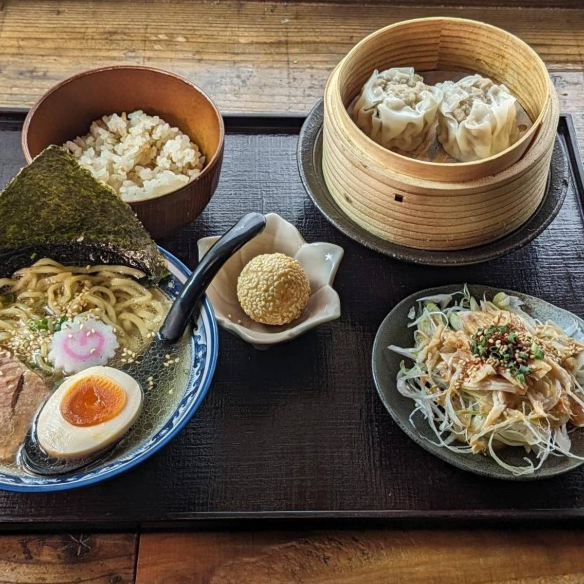 hinodeya_beyond's tweet photo. おはようございます。
11月から土日祝日もランチ定食スタートしました！
ディナーはつけ麺を提供しております。
ぜひ！ご来店お待ちしております。
＃ゆったり
＃定食
＃味噌ラーメン
＃蓮田
＃彩々楽 https://t.co/o755D0HkDV