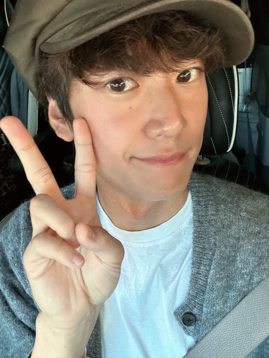 formyiw's tweet photo. 빵모자 너무 커엽잖냐…😭💞 https://t.co/AY0YRaZewo