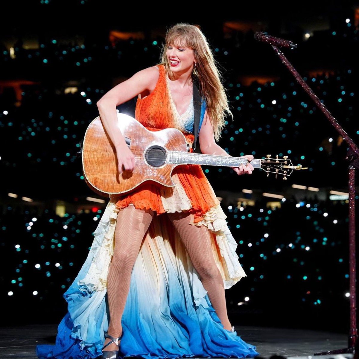 tswifterastour's tweet photo. 🚨| Taylor Swift performs "The Prophecy" from "THE TORTURED POETS DEPARTMENT” as the first surprise song for Day 2 of ‘The Eras Tour’ in Indianapolis, Indiana!
#TSTheErasTour #IndyTSTheErasTour https://t.co/6kjIZd3co0