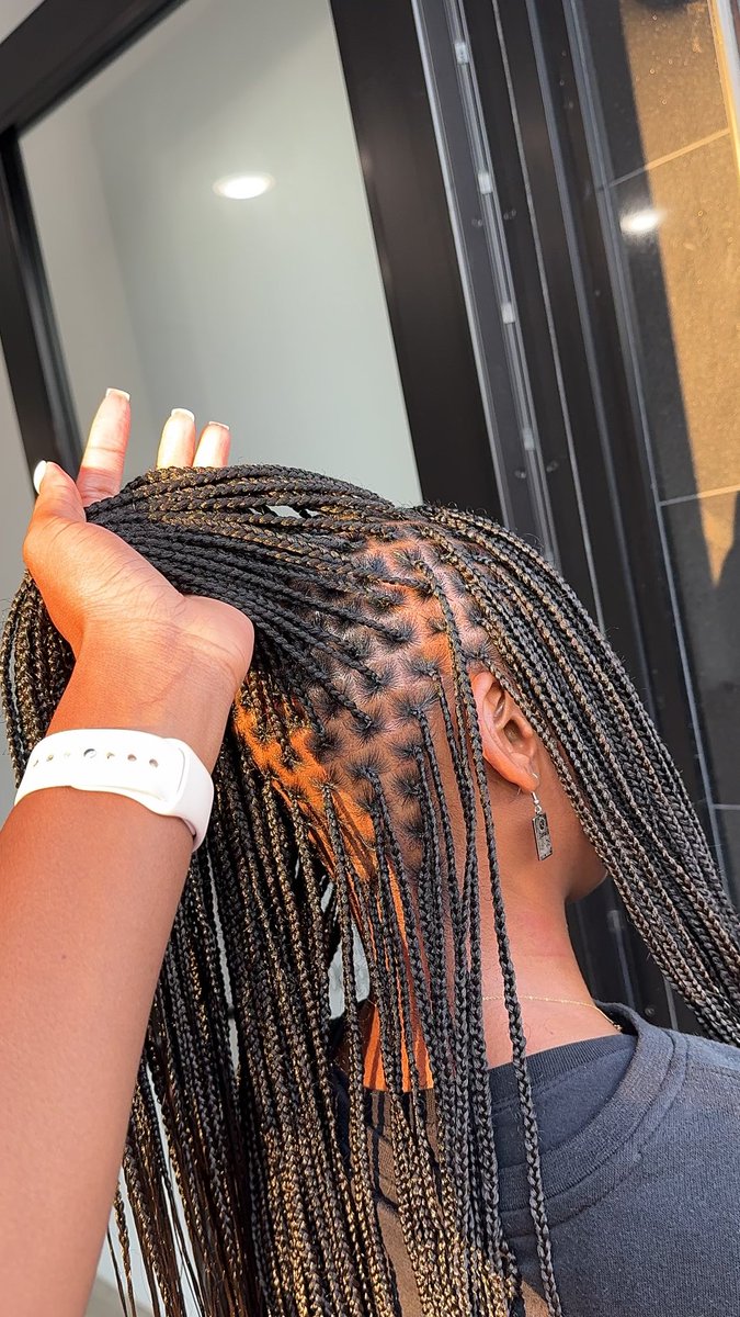 ibeautifull_'s tweet photo. Yall comment “ibeelux_ on instagram” https://t.co/gjlsiW0lK4
