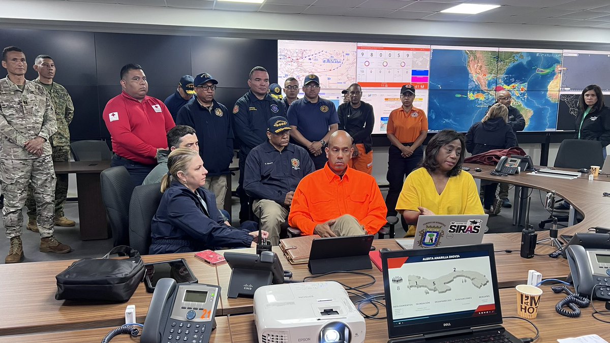 En estos momentos nos mantenemos en el COEN analizando la situación en la que se encuentran algunas zonas de provincias como, Veraguas, Herrera, Los Santos y Chiriquí. Pedimos a la población extremar las medidas de prevención en estas zonas. El equipo de gobierno se encuentra a
