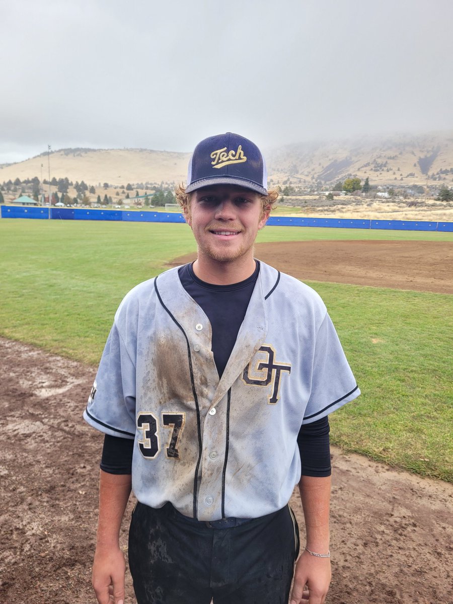 oit_baseball's tweet photo. Navy Wins It! They take game 4 by a score of 5-3 and win the Coach Miles Fall Classic, going 3 and 1. Logan Macy takes home player of the game going 2-3 with an RBI and steller defense. #TechYeah https://t.co/iA3nUWa9hO
