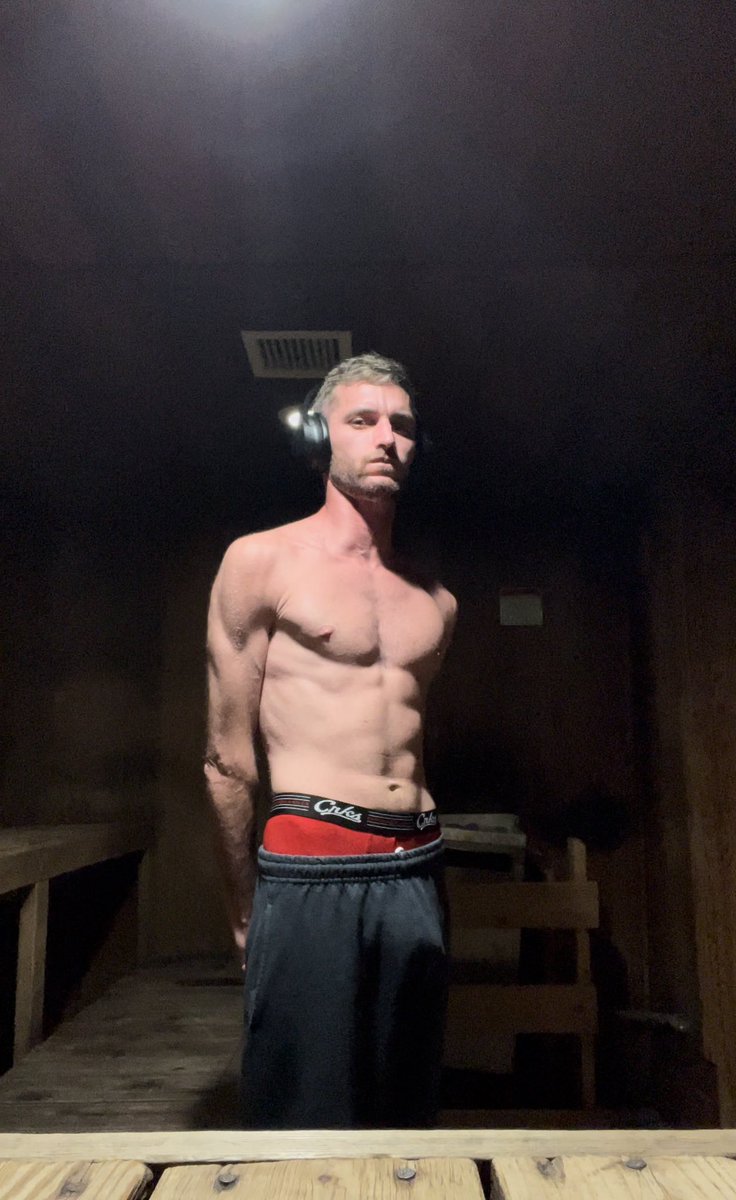 CaptainCarterCB's tweet image. Beeen grinding on the fizeek since I’ve been away LFG #Gym #fitness #gymbros #gymbody #sauna #chestday