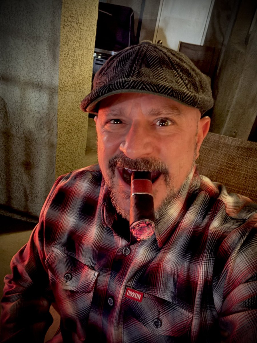 BtmPupOC tweet media