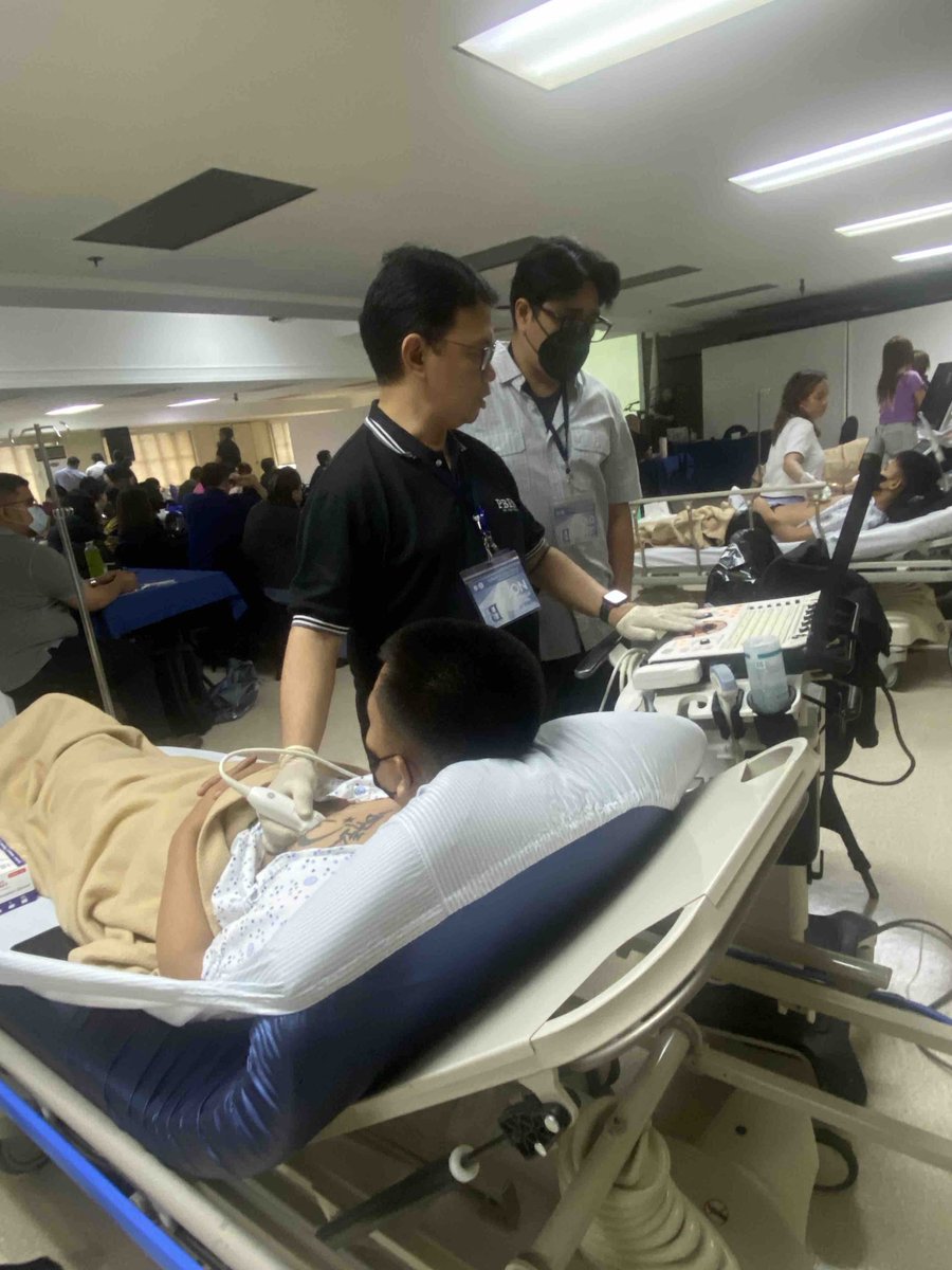 docjon75's tweet photo. Our annual advanced ultrasound course - RePOCUS (Resuscitative POCUS Course), held every July. This year’s course had more than 50 participants. #slmc_emergencyultrasound #empocus https://t.co/qRuaV9JPMo