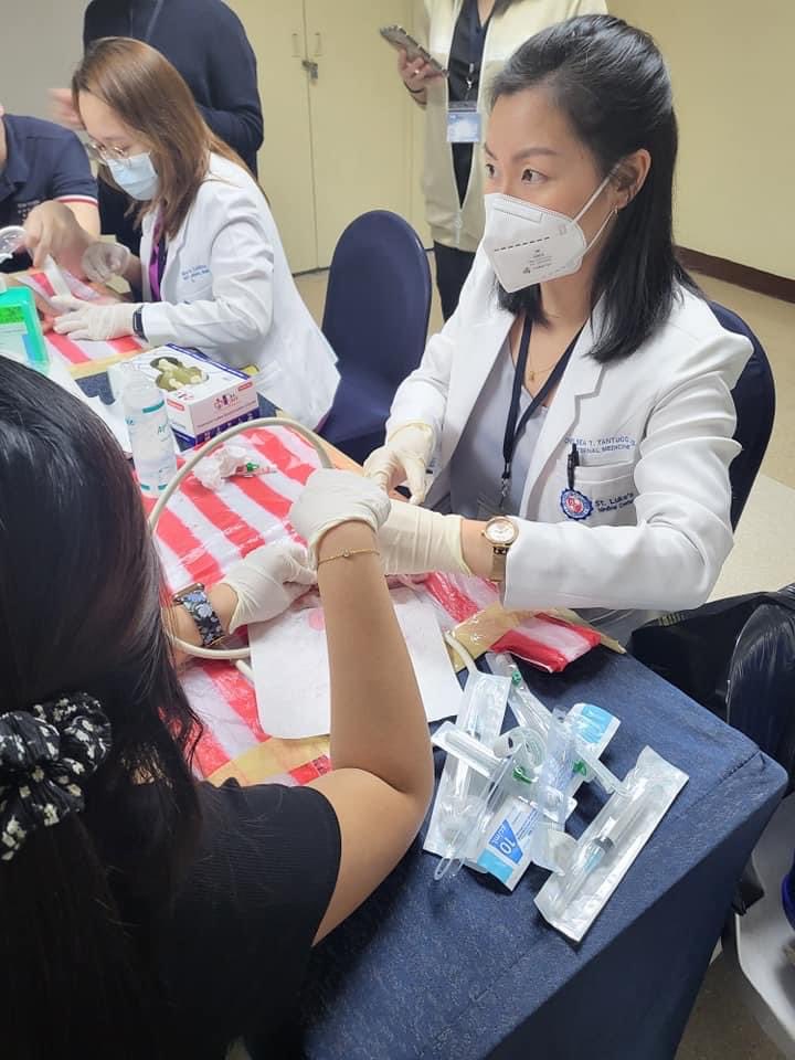 docjon75's tweet photo. Our annual advanced ultrasound course - RePOCUS (Resuscitative POCUS Course), held every July. This year’s course had more than 50 participants. #slmc_emergencyultrasound #empocus https://t.co/qRuaV9JPMo