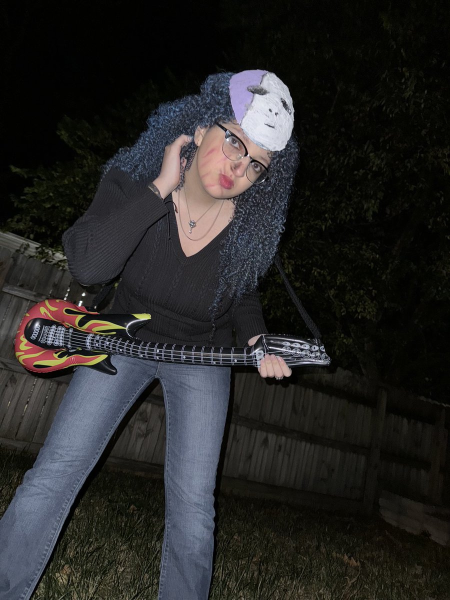 mxstass's tweet image. it’s a prosthetic…