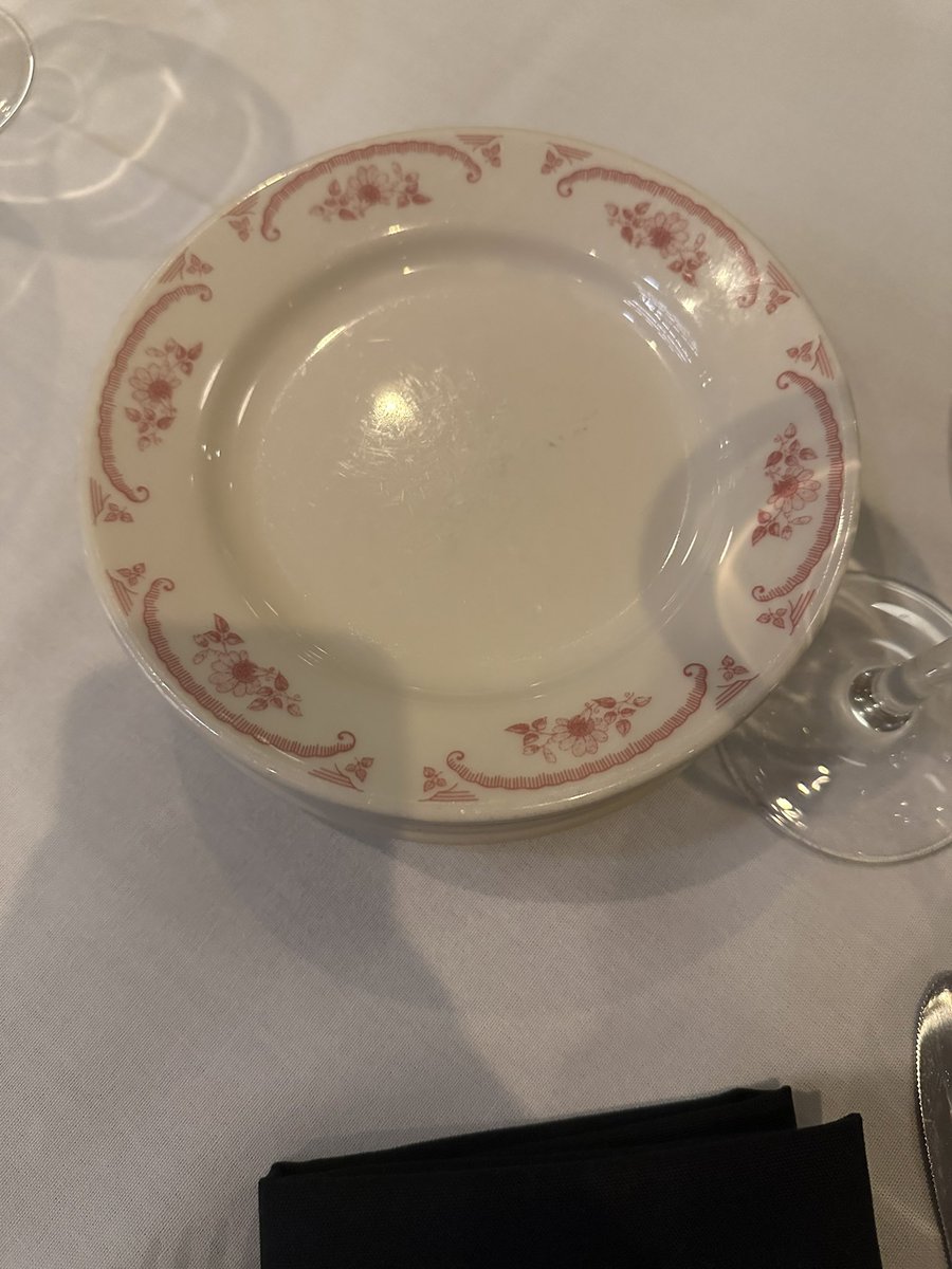 gargoylelover28's tweet photo. Guys this plate keeps finding me https://t.co/X0VfgEo1oJ