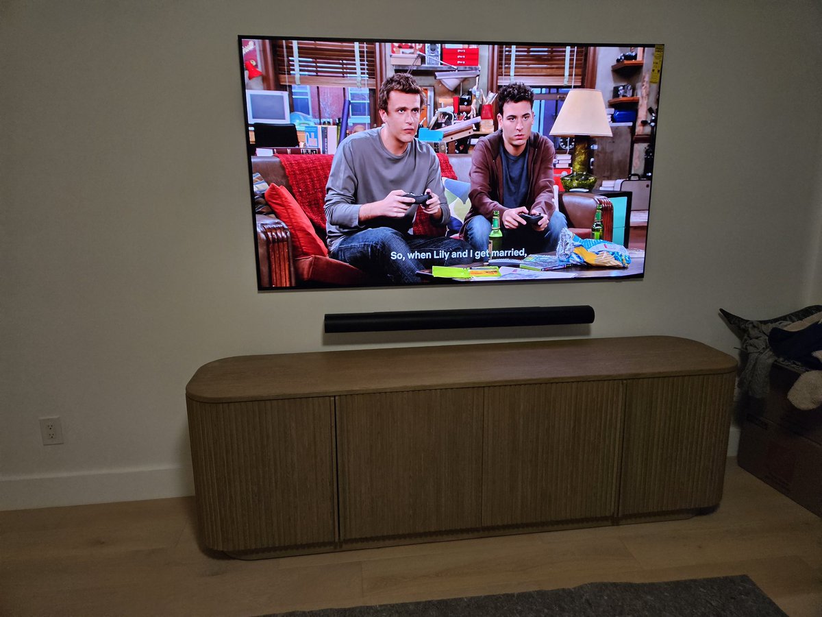 BullyRingo's tweet photo. Today I installed A 77 inch @samsung s95d with a @sonos #arcultra & a #59inches #samsungframetv with #oneconnect box concealed in wall, no wires visible. Client said I gave the highest quote but I sounded like I understood the assignment & they were satisfied #interiordesign https://t.co/nAR0FlTCcB