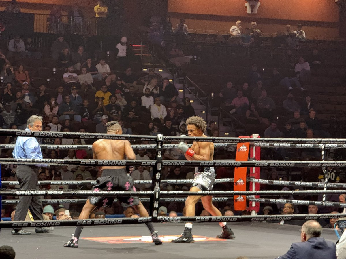 Catching the fights at Mohegan Sun
#boxing