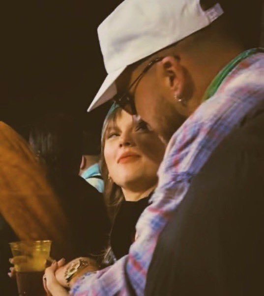 itsmeholll's tweet photo. THIS LOVE CHANGED THE PROPHECY 😭 https://t.co/MWVk0V18Nw